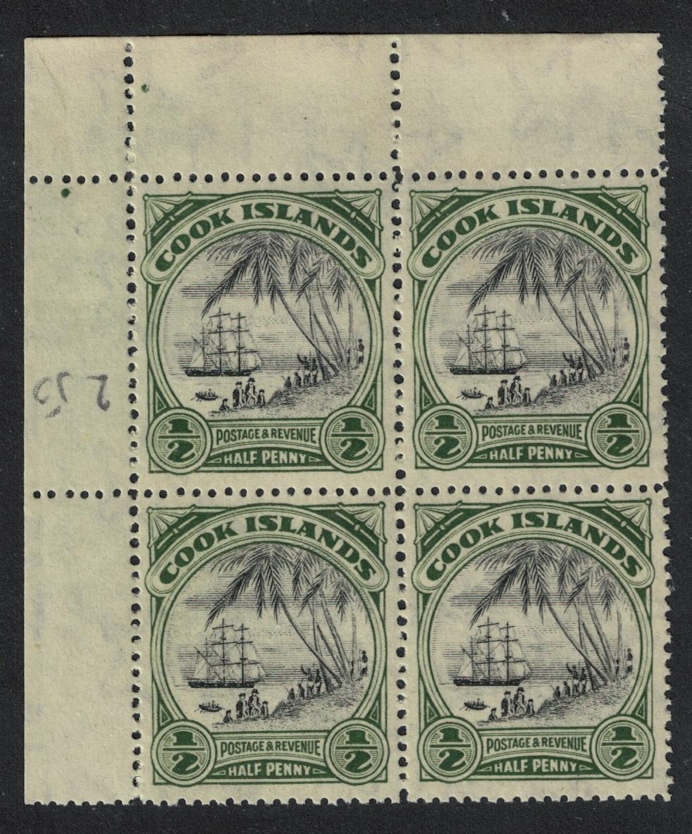 Cook Islands Captain Cook landing ½d Corner Block of 4 PERF 14! 1932 MNH SG#99a MI#29C