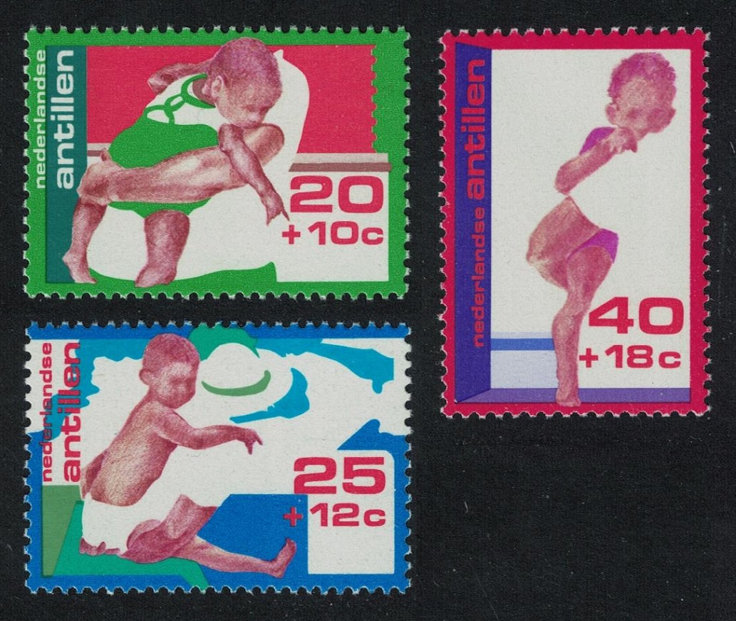 Netherlands Antilles Child Welfare Carrying the Child 3v 1976 MNH SG#622-624