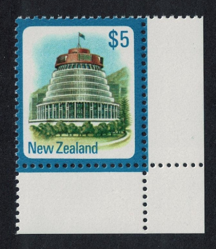 New Zealand &#39;Beehive&#39; section of Parliamentary Buildings Corner 1975 MNH SG#1105