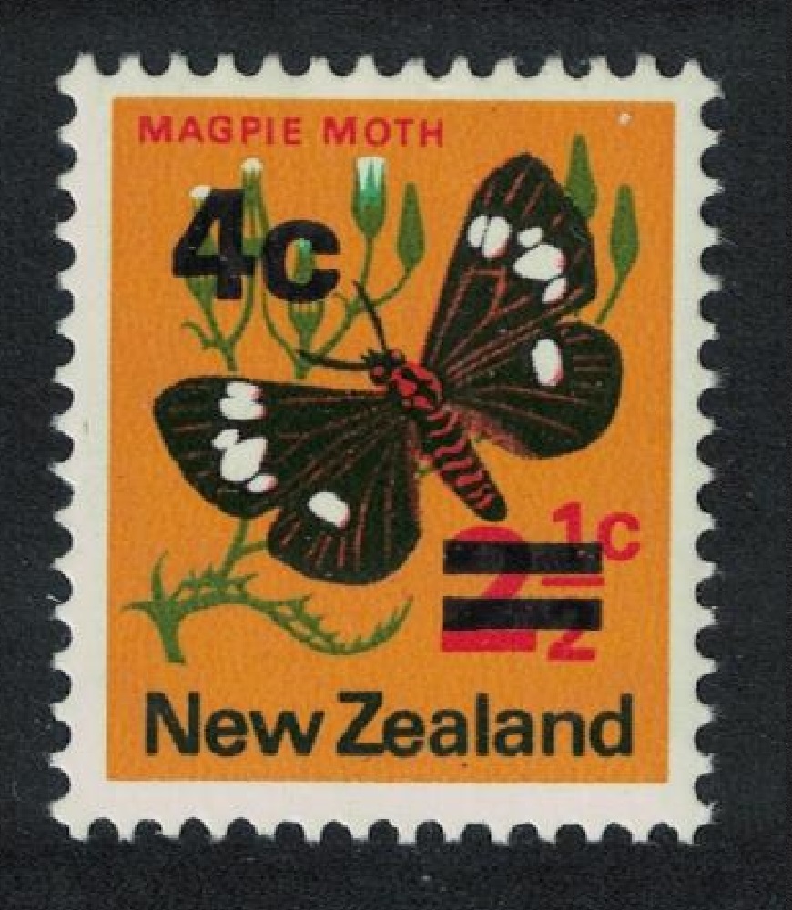 New Zealand Magpie Moth Overprint Typo Thick bars 1971 MNH SG#957a