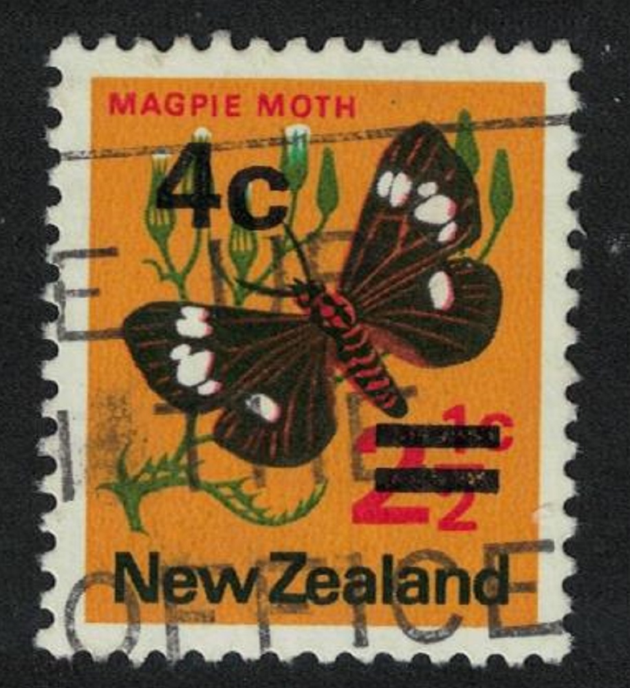 New Zealand Magpie Moth Overprint Typo Thick bars 1971 Canc SG#957a