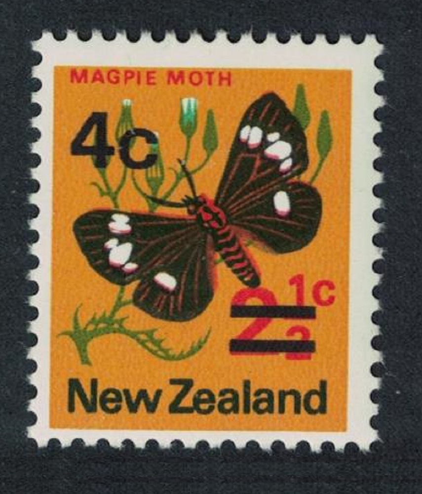 New Zealand Magpie Moth Overprint Typo Thin Bars 1973 MNH SG#957b